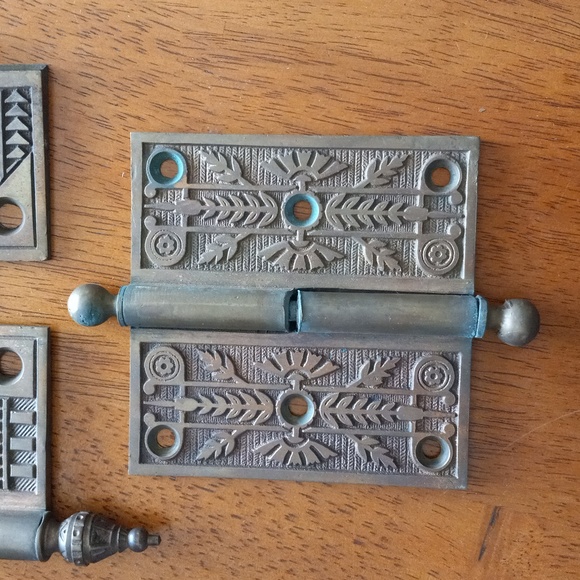 Antique brass hinges - Picture 4 of 7